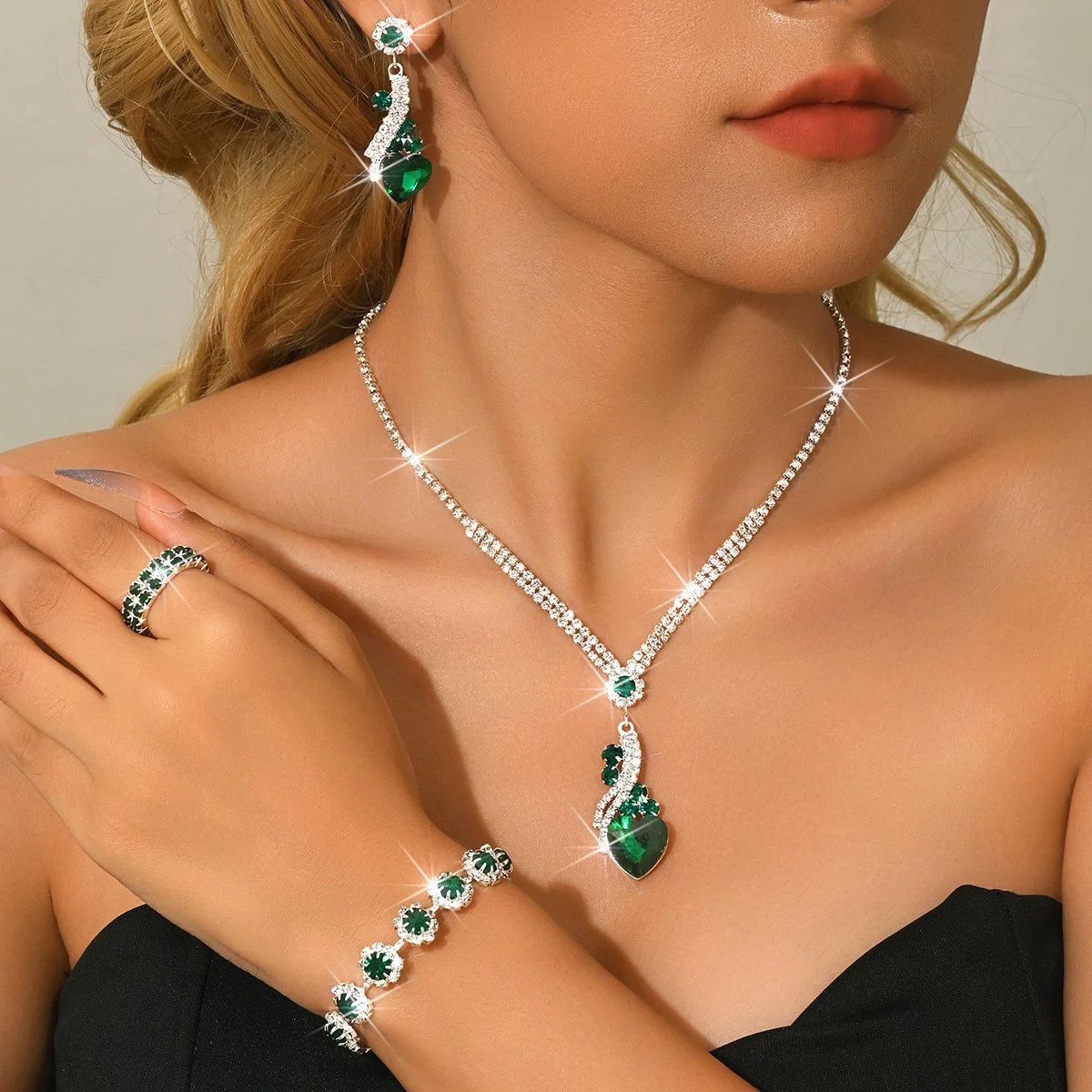 European & American Full Diamond Luxury Jewelry Set for Women – Necklace, Earrings, Bracelet & Ring (Bridal Wedding Party Wear)
