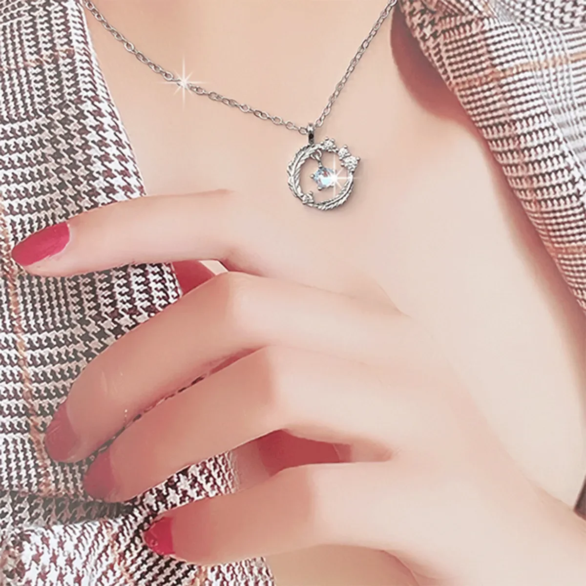 Baoer Light Feather Dolphin Necklace for Women – Stainless Steel Clavicle Chain (Light Luxury Niche Design)